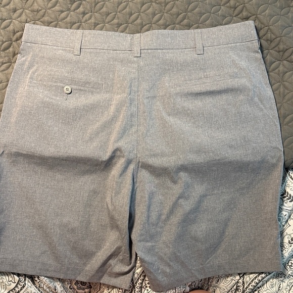 Grand Slam Men's Flat Front Shorts in Gray - Picture 2 of 3